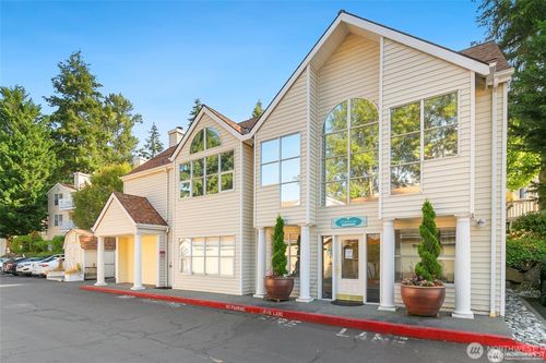 301-2640 118th Ave Se, Bellevue, WA, 98005-8102 | Card Image