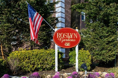 2-e-25 Edwards St, Roslyn, NY, 11576 | Card Image