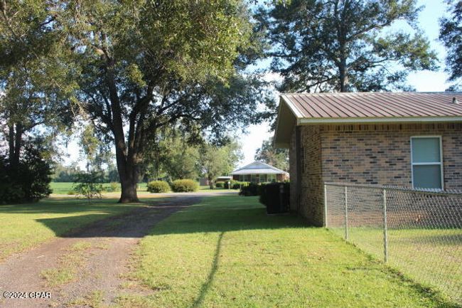 6562 Messer Rd, House other with 3 bedrooms, 2 bathrooms and null parking in Grand Ridge FL | Image 20