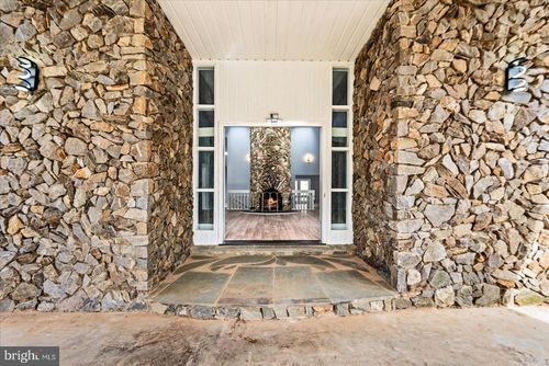 7621 River Rd, FREDERICKSBURG, VA, 22407-2046 | Card Image