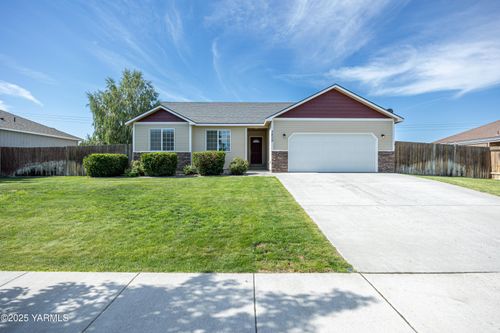 3809 W 19th Ct, Kennewick, WA, 99338-1940 | Card Image