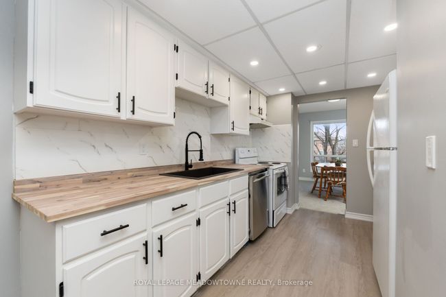 26 Monterey Ave, House other with 4 bedrooms, 2 bathrooms and 3 parking in Brampton ON | Image 5