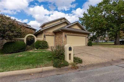 2 car garage with Golf cart bay | Image 3