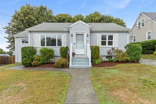 30 Kaufman Rd, Tiverton, RI, 02878-1319 | Card Image