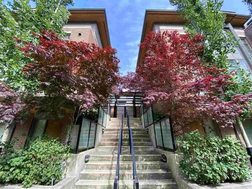 5502 Oak St, Vancouver, BC, V6M2V6 | Card Image