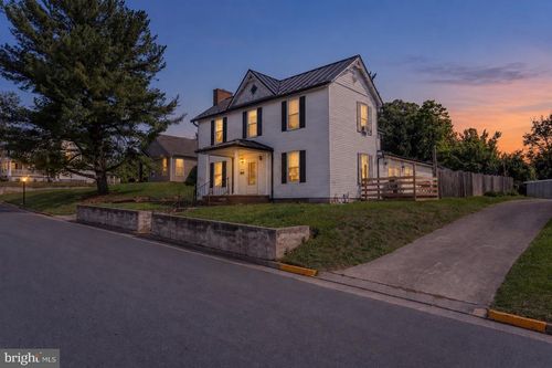 420 W Spring St, WOODSTOCK, VA, 22664-1218 | Card Image