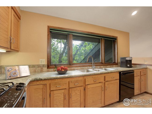 8664 Middle Fork Rd, House other with 3 bedrooms, 3 bathrooms and null parking in Boulder CO | Image 9