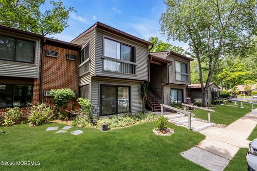 9 Medford Ct, Red Bank, NJ, 07701-5445 | Card Image