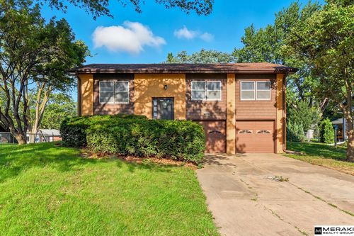 1031 Cobblestone Dr, Lincoln, NE, 68510-4439 | Card Image