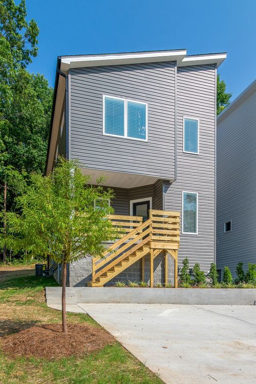 2422 Stivers St, Nashville, TN, 37218-2720 | Card Image