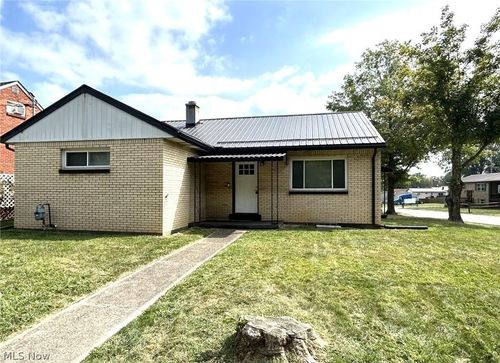 424 Lee Rd, Follansbee, WV, 26037-1771 | Card Image