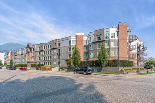 316-378 Esplanade Ave, Harrison Hot Springs, BC, V0M1A3 | Card Image