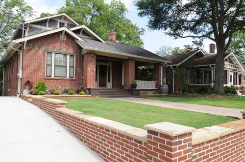 895 Arlington Pl Ne, Atlanta, GA, 30306-3910 | Card Image