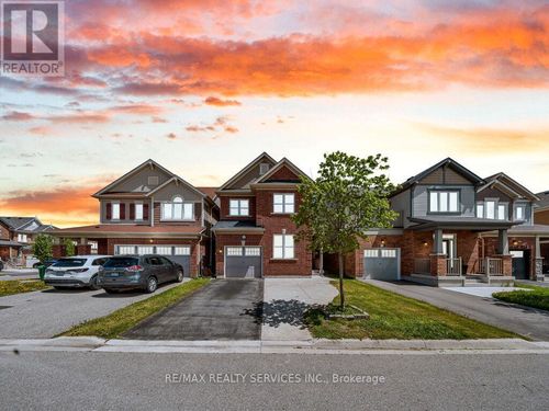 17 Leadenhall Rd, Brampton, ON, L7A4G4 | Card Image