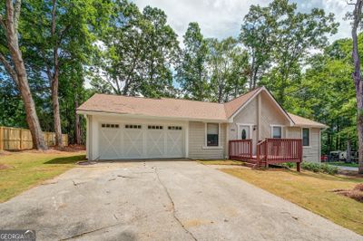 2370 Old Mill Drive Sw, House other with 3 bedrooms, 2 bathrooms and 2 parking in Conyers GA | Image 1