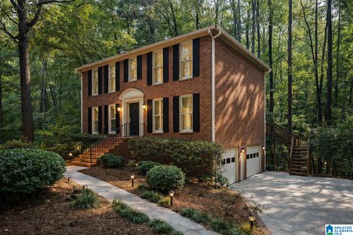 952 Tulip Poplar Ln, Hoover, AL, 35244-1637 | Card Image
