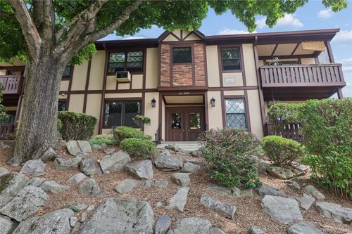 529 Sierra Vista Ln, Valley Cottage, NY, 10989-2713 | Card Image