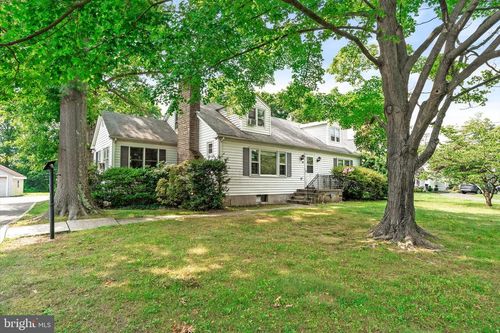 648 Old York Rd, East Windsor, NJ, 08520-2916 | Card Image