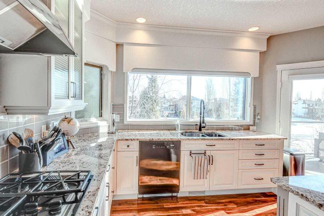 94 Mckenzie Lake Island Se, Home with 4 bedrooms, 4 bathrooms and 7 parking in Calgary AB | Image 12