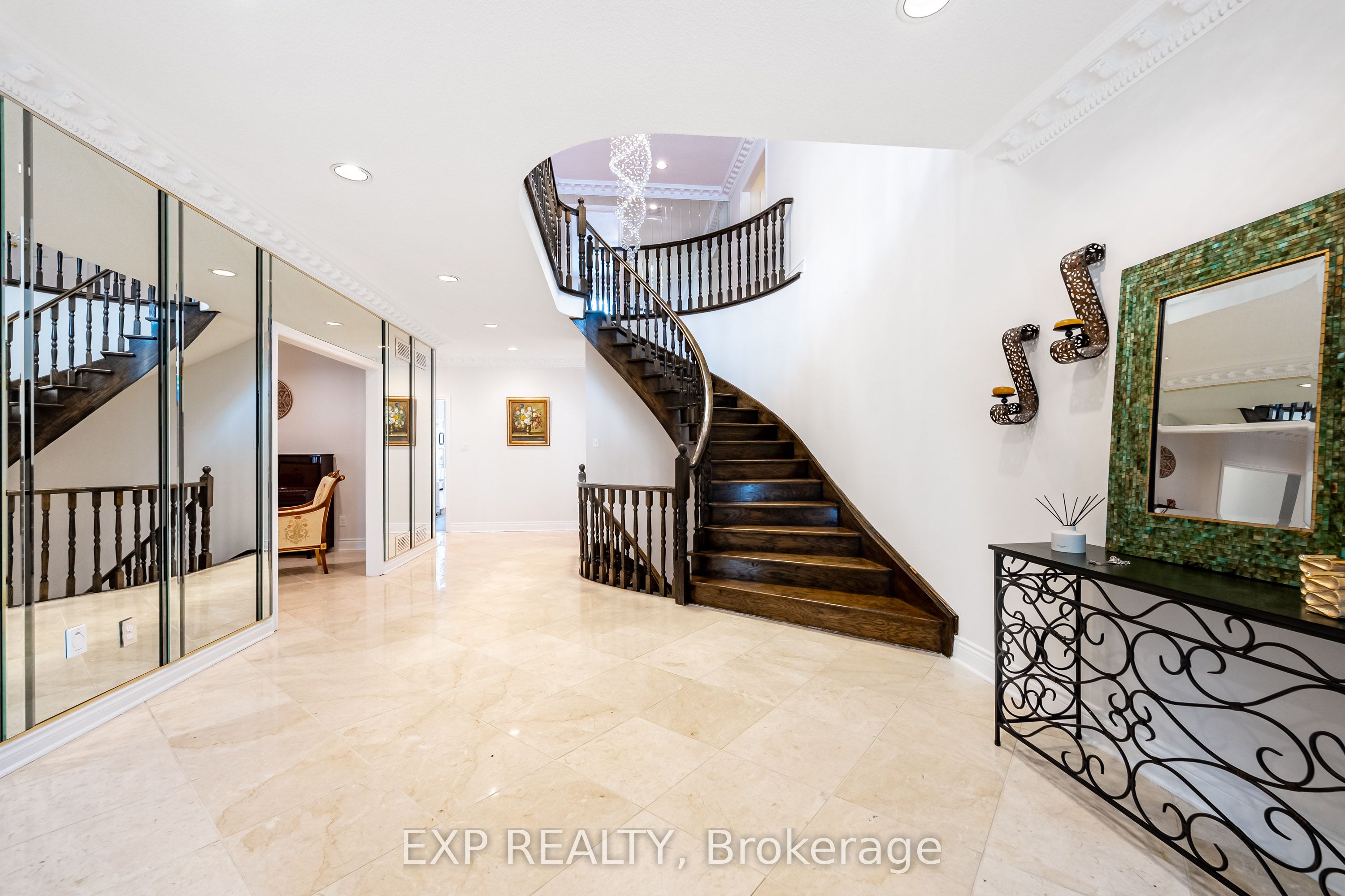 Residential in Richmond Hill 3