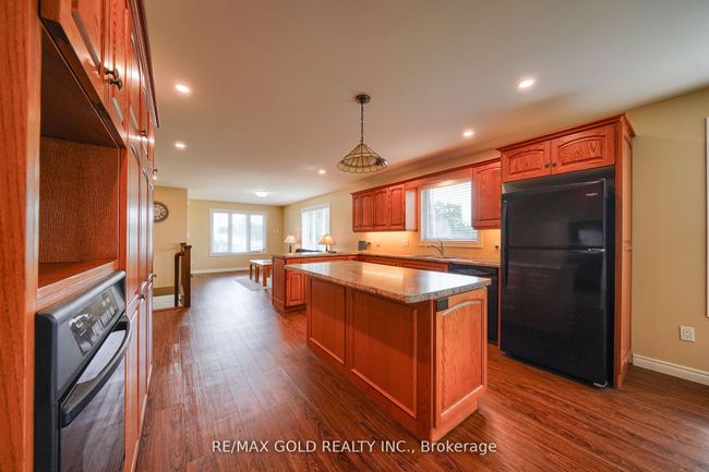 A - 12 Clayton St, House attached with 3 bedrooms, 3 bathrooms and 2 parking in Mitchell ON | Image 10