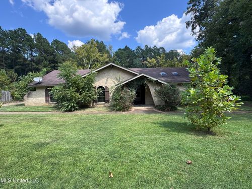 4918 Forest Hill Rd, Byram, MS, 39272-5732 | Card Image