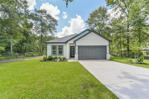 14542 Old Humble Pipeline Rd, Conroe, TX, 77302-4424 | Card Image