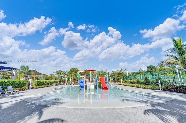 10380 Nw 88 Th Ter, Townhouse with 4 bedrooms, 3 bathrooms and null parking in Doral FL | Image 41