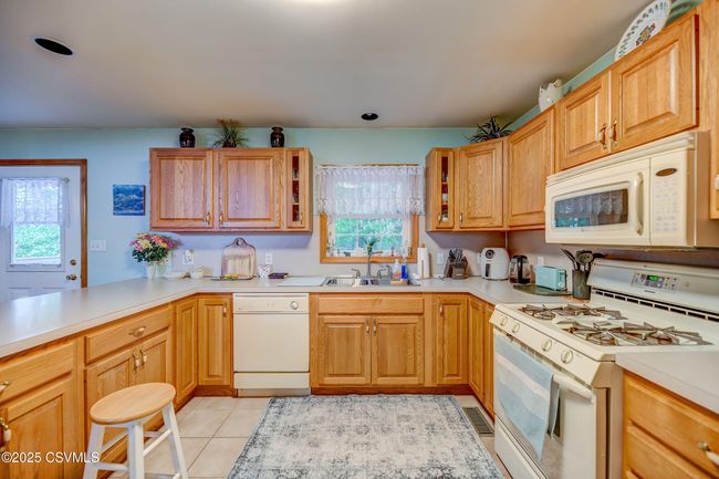 17 Makara Dr, House other with 3 bedrooms, 2 bathrooms and null parking in Drums PA | Image 12