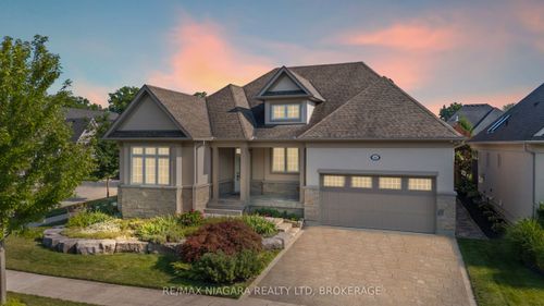 44 Stoneridge Cres, Saint Davids, ON, L0S1J1 | Card Image