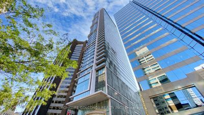 1910 - 426 University Ave, Condo with 1 bedrooms, 1 bathrooms and null parking in Toronto ON | Image 2