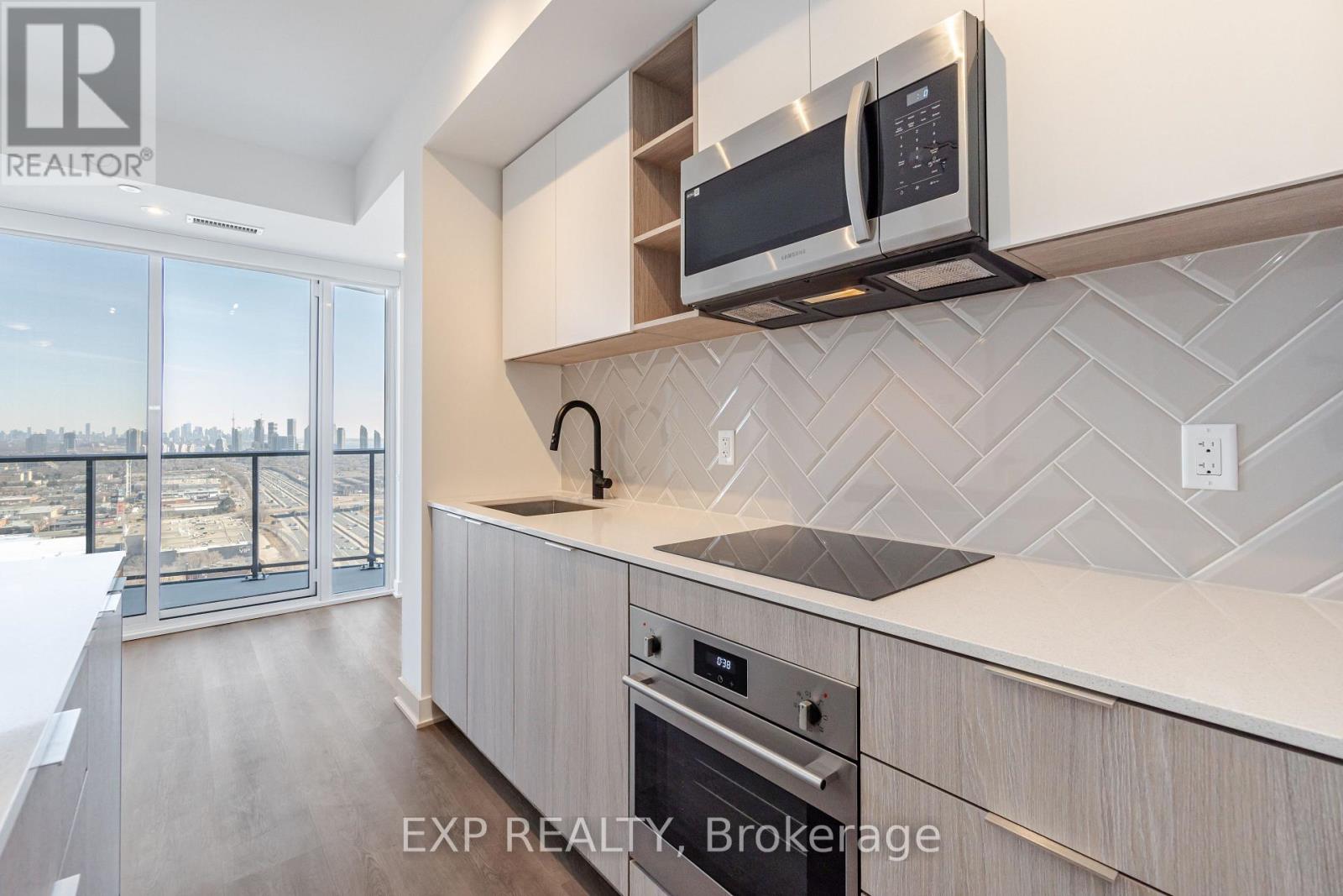 Residential Lease in Toronto (Islington-City Centre West)