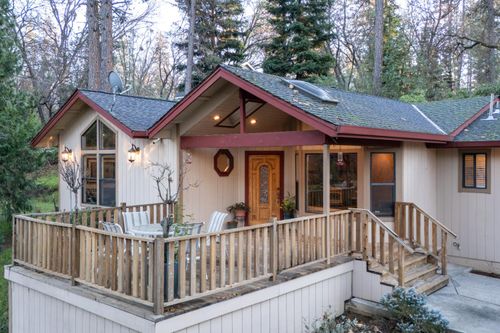 2055 Lost Spur Ln, Meadow Vista, CA, 95722-9315 | Card Image