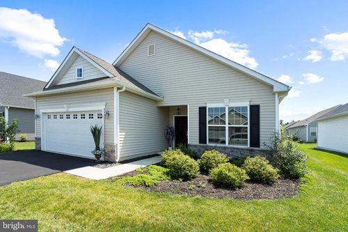 3 Coliseum Dr, EASTAMPTON, NJ, 08060-4447 | Card Image