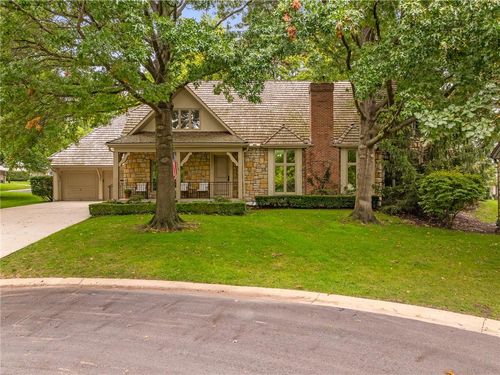 61 Le Mans Ct, Prairie Village, KS, 66208-5229 | Card Image