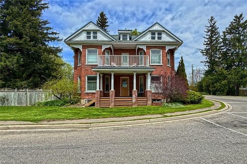 3212 Roseville Rd, Ayr, ON, N0B1E0 | Card Image