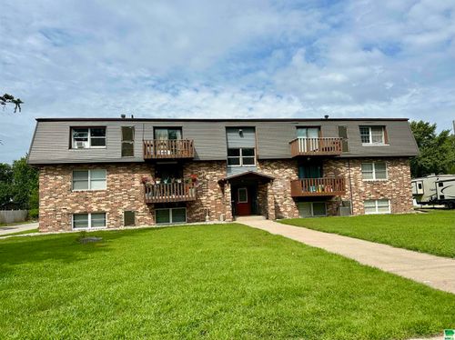 710 Geisinger Rd, Storm Lake, IA, 50588-2172 | Card Image