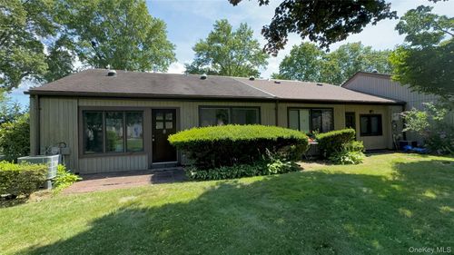 20 Strathmore Gate Dr, Stony Brook, NY, 11790-3070 | Card Image