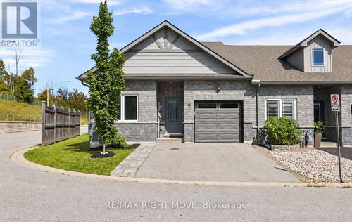 40 Lily Dr, Orillia, ON, L3V0G3 | Card Image