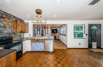 Kitchen | Farmhouse cabinets | Image 3