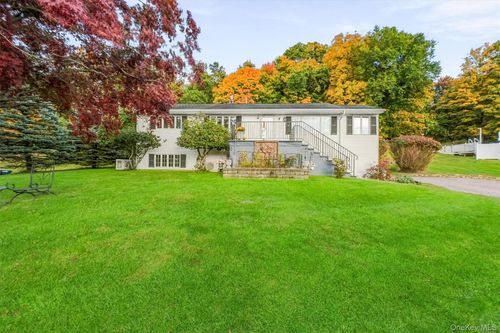 43 Lakeview Rd, Carmel, NY, 10512-2511 | Card Image