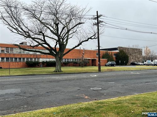 2 E Union Ave, East Rutherford, NJ, 07073-2125 | Card Image