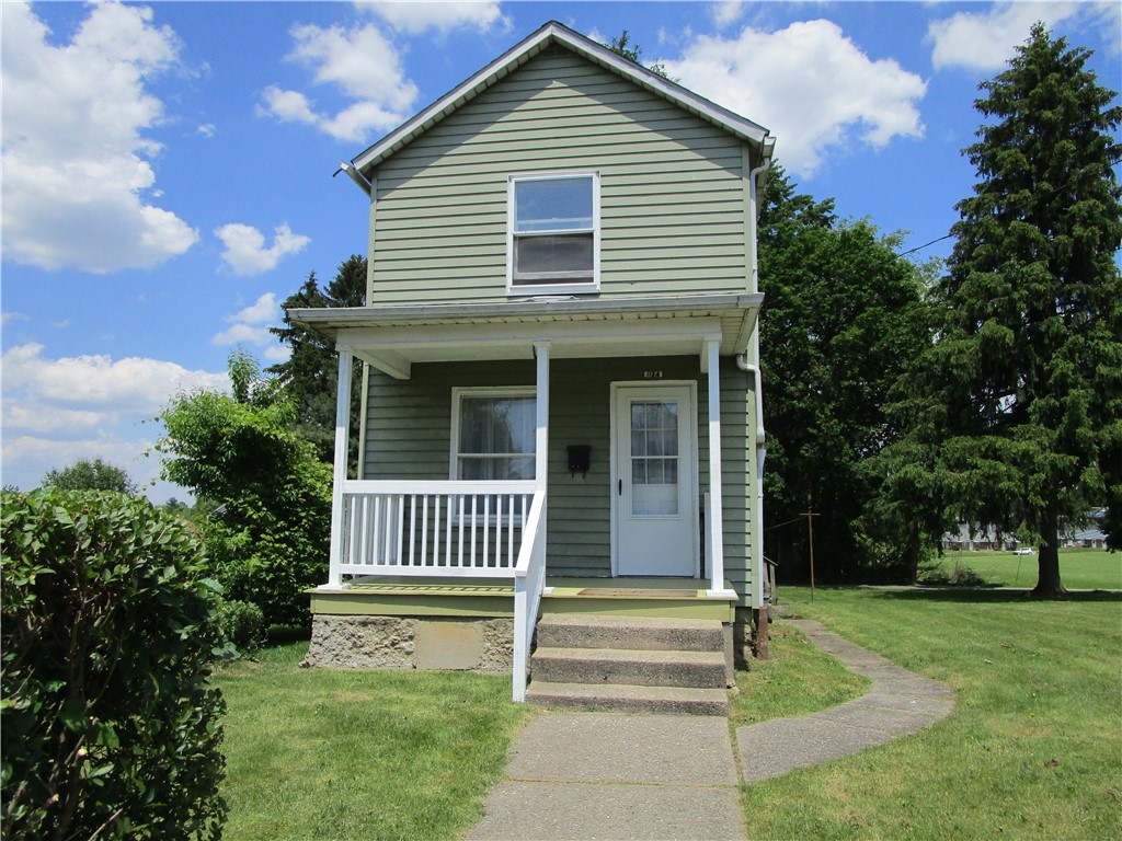 Webster St, Farrell, PA 16121