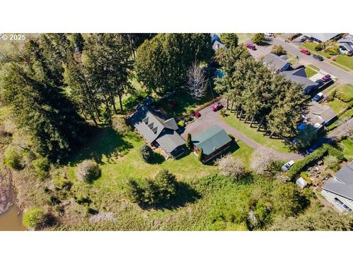 527 W 4th St, Coquille, OR, 97423-1107 | Card Image