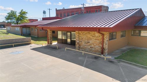 116 E Robert S Kerr Blvd, Wynnewood, OK, 73098-6621 | Card Image