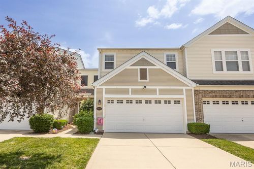 1946 Celebration Park Cir, Belleville, IL, 62220-3267 | Card Image