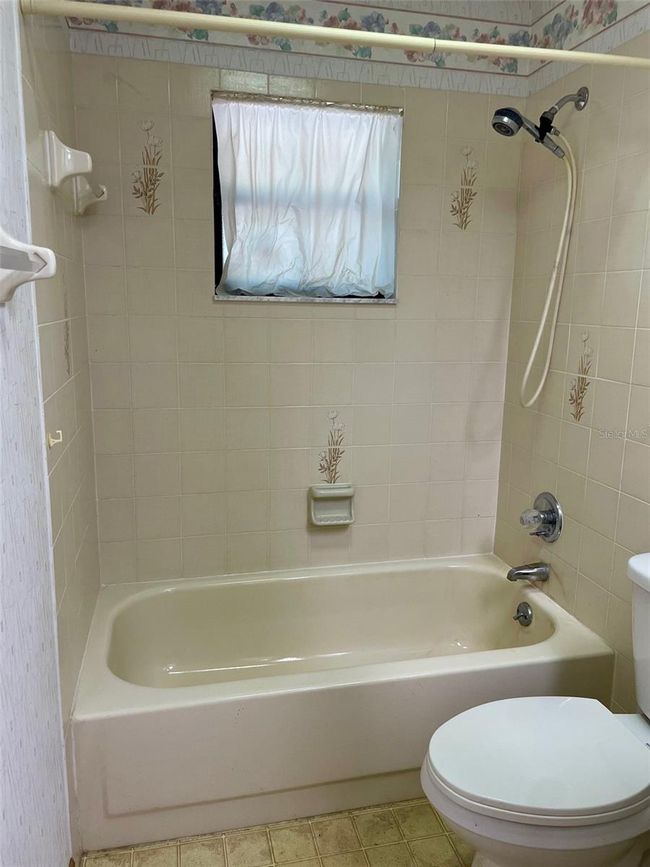 1112 Ne 130 Th Ter, House other with 3 bedrooms, 2 bathrooms and null parking in SILVER SPRINGS FL | Image 40