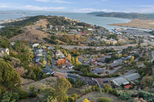 325 Via La Cumbre, House other with 3 bedrooms, 4 bathrooms and 4 parking in Greenbrae CA | Image 41