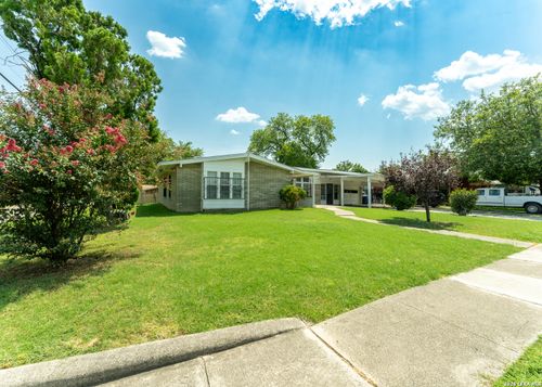378 Millwood Ln, San Antonio, TX, 78216-6405 | Card Image