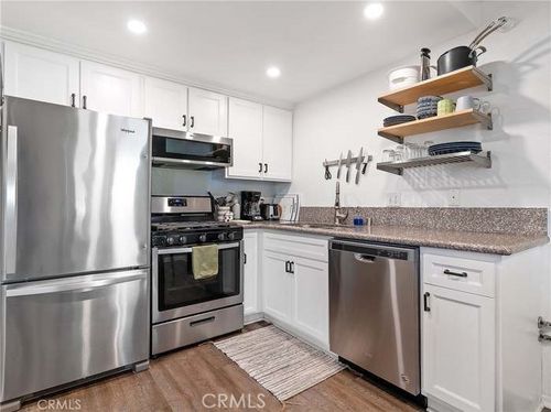 29-14405 Cerise, Hawthorne, CA, 90250 | Card Image